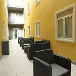 Hostel Acacias Rubras