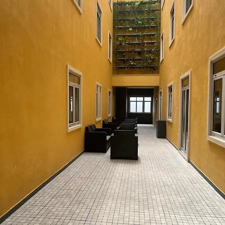 Acacias Rubras Хостел Феррейра-ду-Зезери