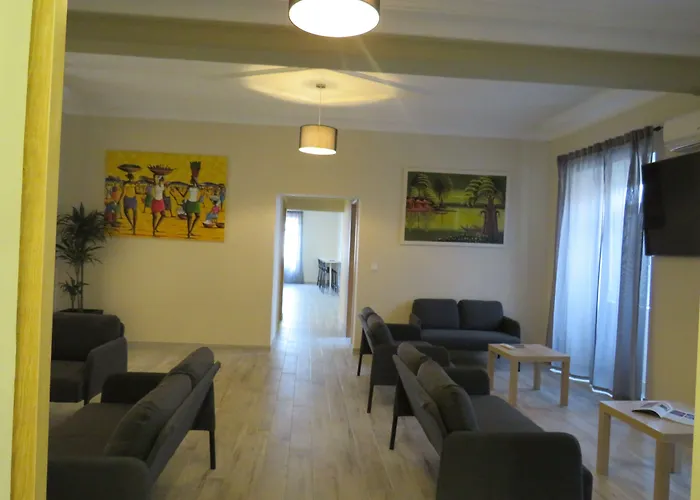 Hostel Acacias Rubras *